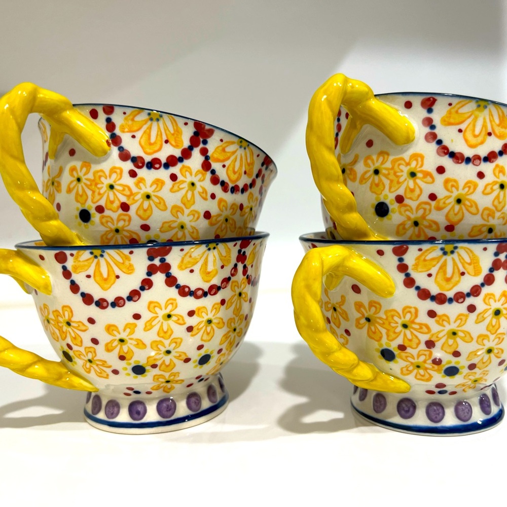 Anthropologie Elk Ayaka Floral Twisted
Handle Pedestal Mug